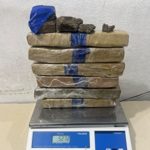 Suspeito de tráfico é detido com 3,5 kg de maconha durante abordagem de trânsito
