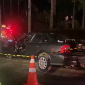 PISTA ESCORREGADIA 🛣️ | Jovem morre após perder o controle do carro e bater em árvore na SC-108