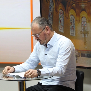 Padre Elizandro Scarsi compartilha bênçãos e uma palavra de esperança nesta segunda-feira, 05 de outubro