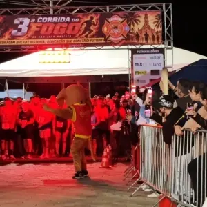 SÃO JOÃO BATISTA ▶️ | 3ª Corrida do Fogo marca noite do último sábado