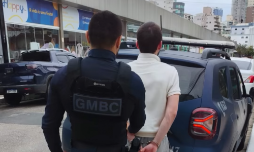 Mãe é agredida pelo filho ao tentar impedir uso de drogas em casa