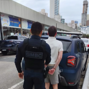 Mãe é agredida pelo filho ao tentar impedir uso de drogas em casa