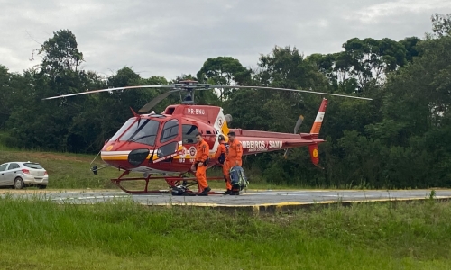 Paciente de Canelinha com infarto do miocárdio é transportado de helicóptero até Brusque