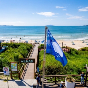 BANDEIRA AZUL 🏖️ | Dez praias da região receberão selo internacional de qualidade ambiental