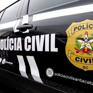 Discussão dentro de casa termina com homem morto por facada em Biguaçu