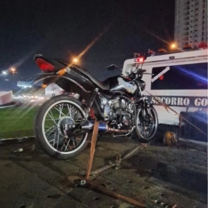 Motociclista flagrado com CNH irregular declara que vai continuar fugindo da fiscalização
