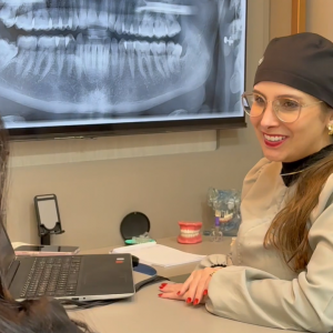 MINUTO ODONTO | Fio dental antes ou depois da escova?