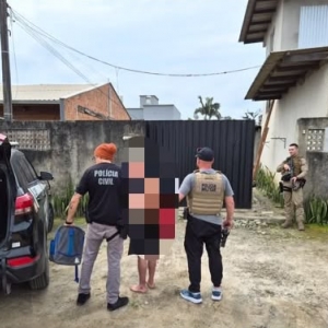 Mesmo em liberdade monitorada, suspeito é preso após voltar a furtar comércios em Bombinhas