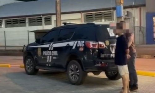 Flagrante desmantela ponto de tráfico em estacionamento de supermercado em Brusque