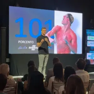 MOTIVAÇÃO ▶️ | César Cielo compartilha lições de superação em palestra em Tijucas