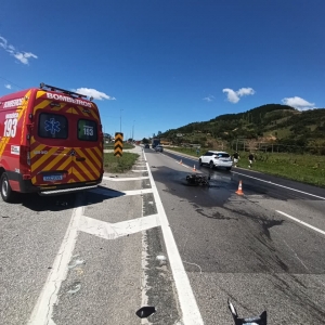 Colisão na BR-101 termina com morte de motociclista em Tijucas