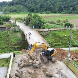Obra em ponte de Campo Novo é concluída e tem estrutura preservada em Tijucas