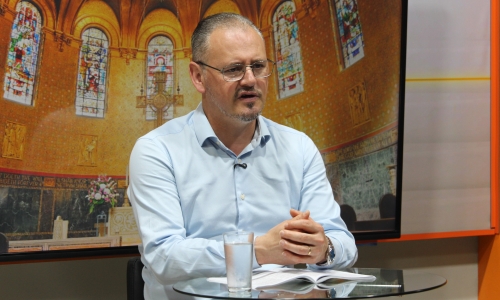 Mensagens de fé e oração com Padre Elizandro para sua terça-feira, 20 de outubro