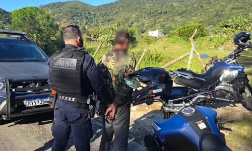 Dois foragidos da Justiça são capturados durante patrulhamento em BC