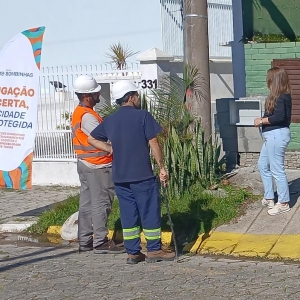 Fiscalização porta a porta aponta problemas em ligações de esgoto em Bombinhas