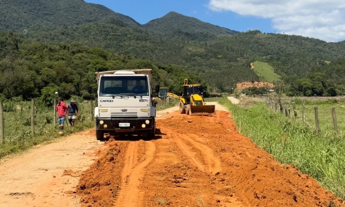 Rua de Canelinha tem interdição prevista para obras de levantamento e macadamização