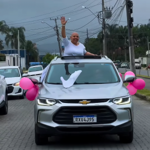 Vitória contra o câncer é celebrada com buzinaço nas ruas de Tijucas