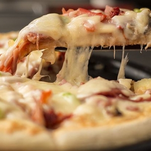 Igreja de Tijucas promove festival de pizza para arrecadar recursos para obras