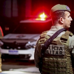 Perseguição com faca é interrompida por policial militar fora de serviço 