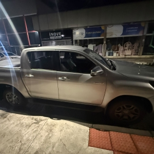 Caminhonete furtada é recuperada na BR-101 após tentativa de fuga; condutor é preso
