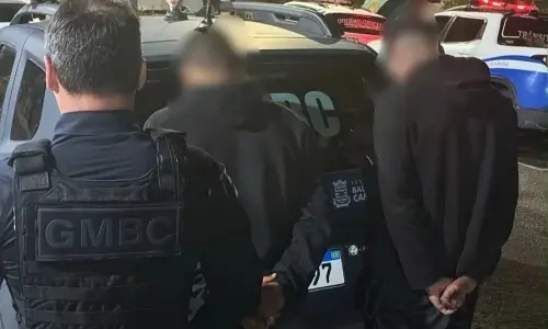 Dupla é presa após furtar autopropelido; adolescente conteve os suspeitos com ajuda de amigos