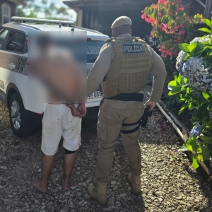 Em liberdade há menos de duas semanas, homem é preso após arrombar e furtar comércios