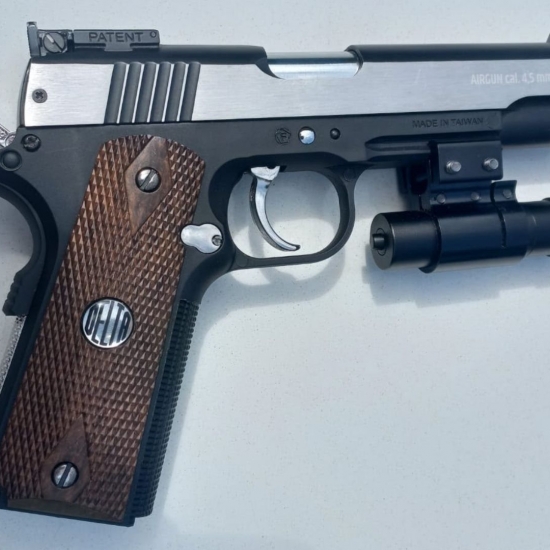Abordagem policial termina com arma de fogo falsa apreendida