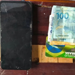 Traficante e cliente são detidos; ponto de compra e venda de drogas é desmantelado
