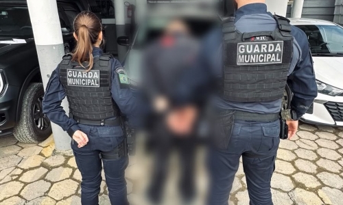 Homem mandado pelos crimes de ameaça e descumprimento de medida protetiva é localizado e detido
