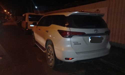 Caminhonete furtada em Itapema é encontrada abandonada em Camboriú após delação de suspeito