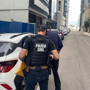 Grupo que usava falso bilhete premiado para enganar idosos é alvo de operação policial em SC e RS