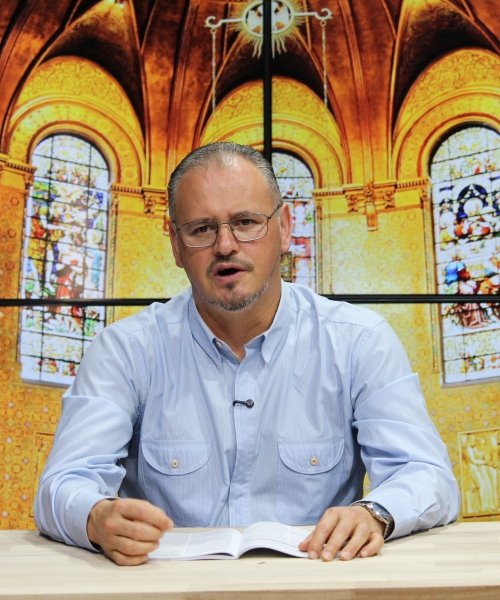 Padre Elizandro Scarsi encerra a semana com bênçãos e esperança no programa Tarde de Fé