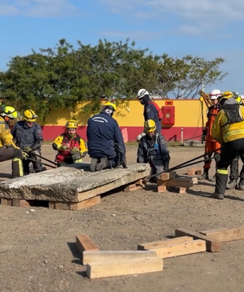 Quartel de bombeiros de Tijucas promoveu um curso de busca e resgate em estruturas colapsadas
