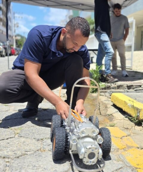 Robô flagra ligações irregulares de esgoto 