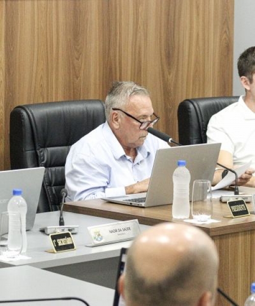 Projetos de leis devem ser assinados em sessão na câmara