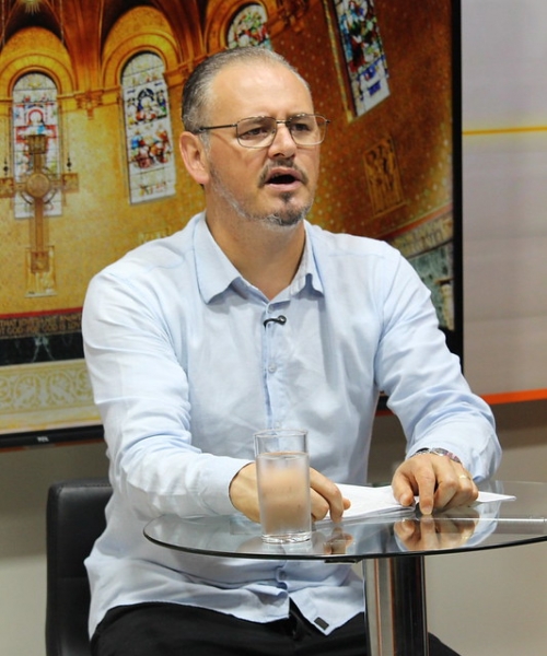 Mensagens de fé e oração com Padre Elizandro para sua quinta-feira, 05 de fevereiro