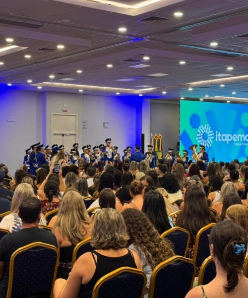 Integração entre professores e palestrante marcam início letivo