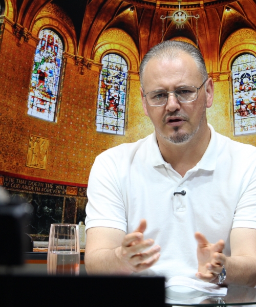 Padre Elizandro conduz uma tarde para renovar a esperança e fortalecer o coração nesta quinta-feira,12 de fevereiro