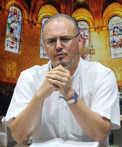 Assista a mensagem do Tarde de Fé desta segunda-feira, 30 de março, com Padre Elizandro Scarsi