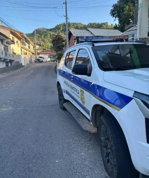 Demora no check-out leva à descoberta de casal morto em hospedagem