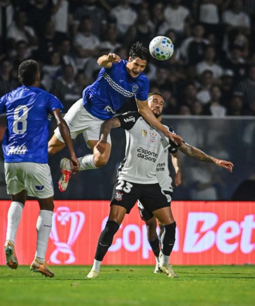 DIRETO DA REDAÇÃO | Derrota magra mantém o Barra FC vivo na Copa do Brasil contra o Corinthians