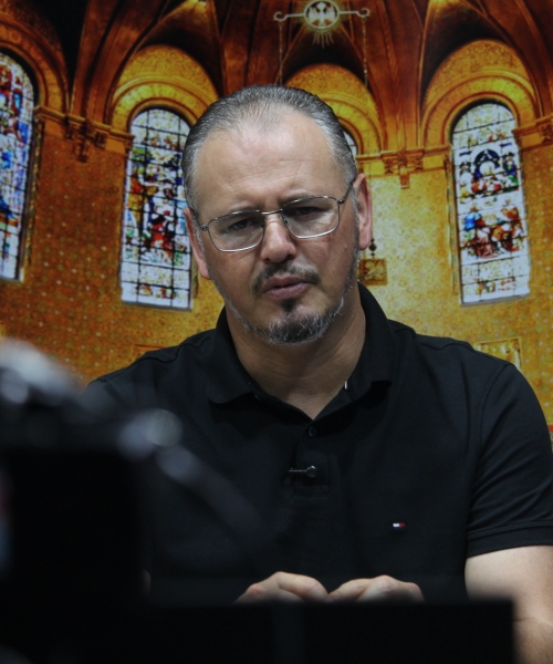 Mensagens de fé e oração com Padre Elizandro para sua terça-feira, 28 de abril