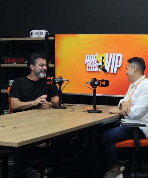 Pastor Charles compartilha trajetória de fé e ministério no Podcast VIP
