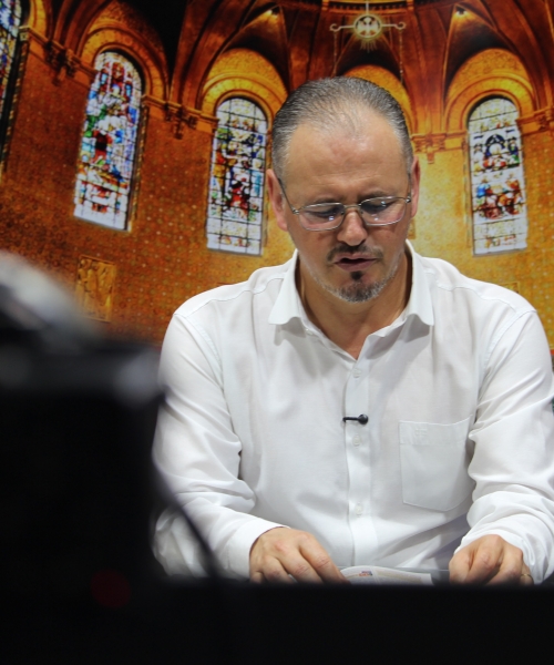 Mensagens de fé e oração com Padre Elizandro para sua Quarta-feira, 13 de maio