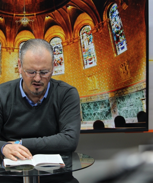 Padre Elizandro Scarsi conduz inspirador momento de fé e bênção nesta quarta-feira, 27 de Maio