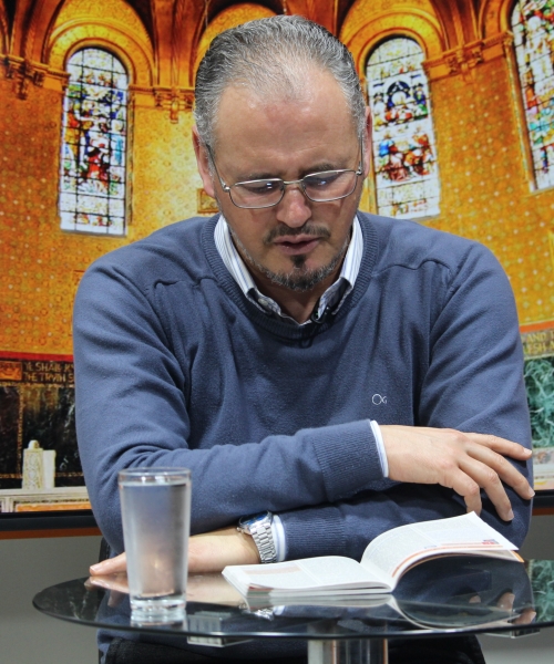 Padre Elizandro Scarsi encerra a semana com bênçãos e mensagem de esperança nesta sexta-feira, 05 de junho