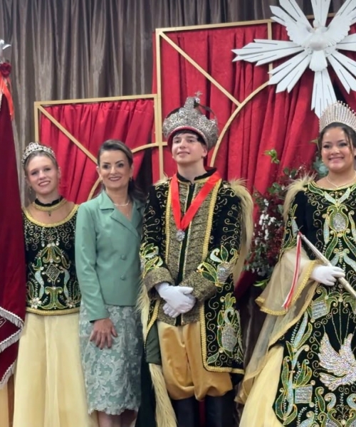 Cortejo Imperial mantém tradição da Festa do Divino
