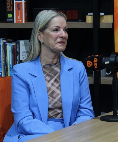 Andrea emociona ao falar sobre superação do câncer no Podcast VIP