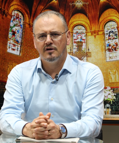 Mensagens de fé e oração com Padre Elizandro para sua terça-feira, 23 de junho
