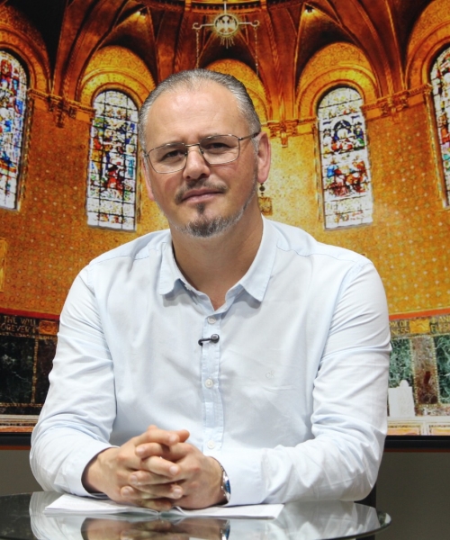 Padre Elizandro Scarsi conduz inspirador momento de fé e bênção nesta quinta-feira, 13 de agosto